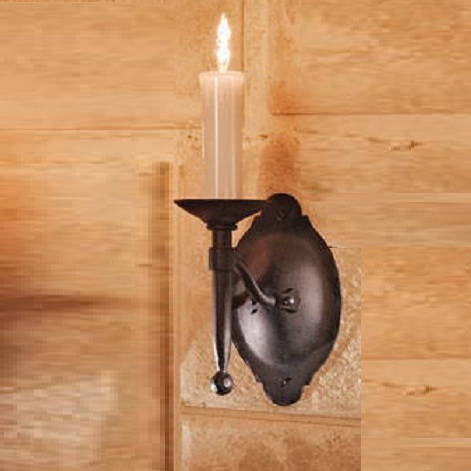 1-flammige Wandleuchte aus Schmiedeeisen - Kerzenhülsen in opalmatt