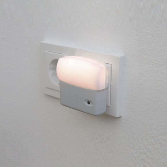 LED-Nachtlicht mit Tag-/ Nachtsensor in Weiß 0,8W warmweiß