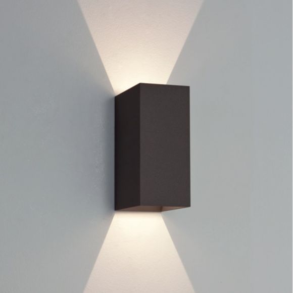 LED-Wandleuchte mit Up and Down-Lichtaustritt, in Schwarz