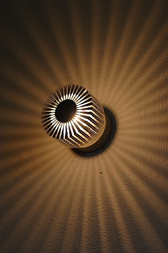 Effektleuchte Corona für Wand oder Decke mit tollem Lichtspiel