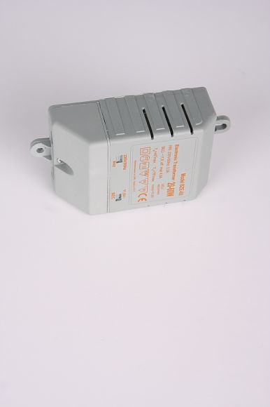 dimmbarer elektronischer Halogen Mini Trafo 230V / 12V - 20-60 VA mit Schutz gegen Überlastung, Kurzschluss und Überhitzung, Dimmbar mit Phasenan- und Phasenabschnittdimmern