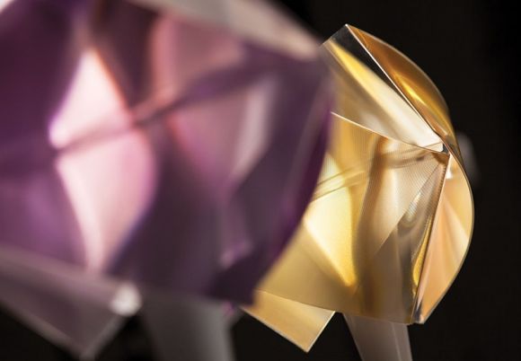 Designer-Tischleuchte Gemmy Prisma Color, Schirm in Amber